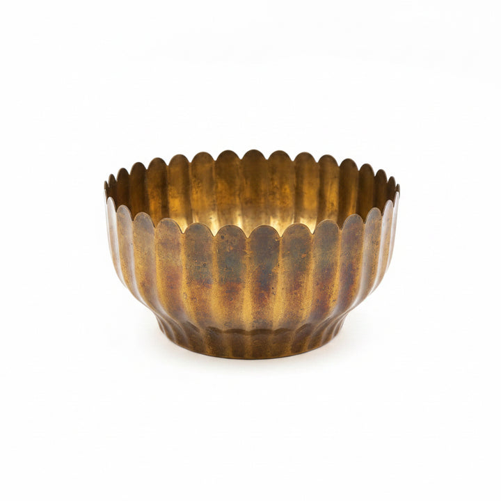 Vintage brass ridge bowl